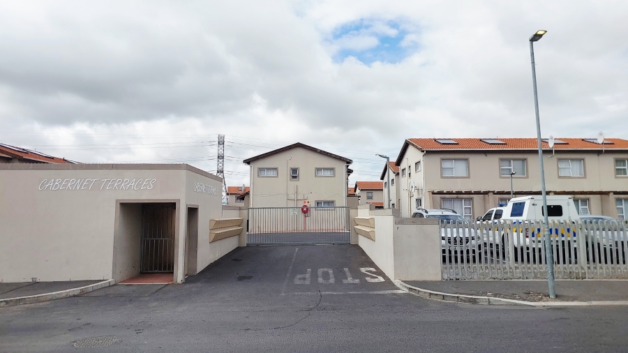 2 Bedroom Property for Sale in Stratford Green Western Cape